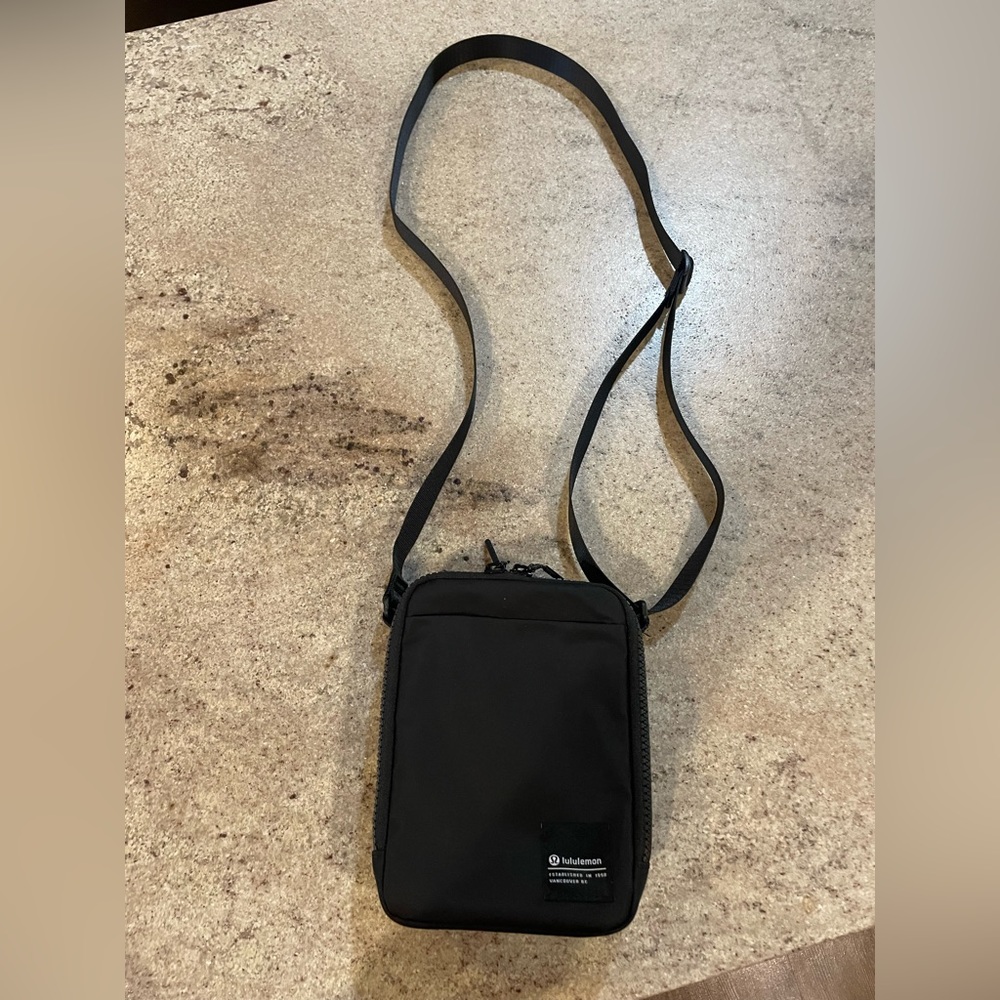 Lulu Lemon Crossbody/ Shoulder Bag